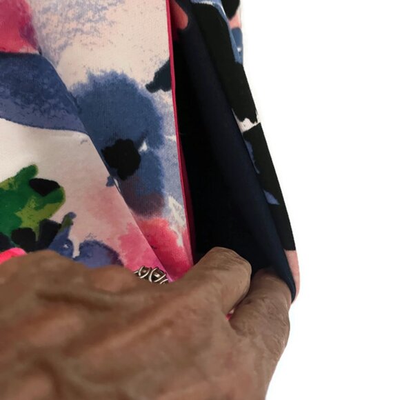 Vince Camuto Floral Dress with Pockets - Picture 6 of 8